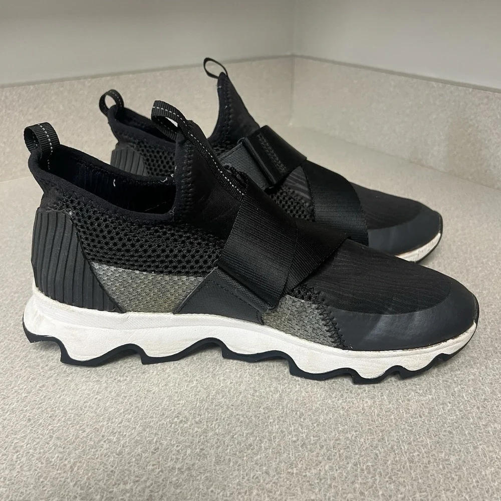 Sorel Kinetic Sneak Shoes Women's 9.5 Black White Slip On Strap Low Top Sneakers